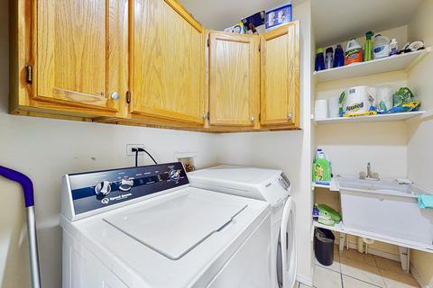 1950 Crescent Ln, Hoffman Estates, IL 60169 photo 24
