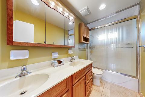 1950 Crescent Ln, Hoffman Estates, IL 60169 photo 34