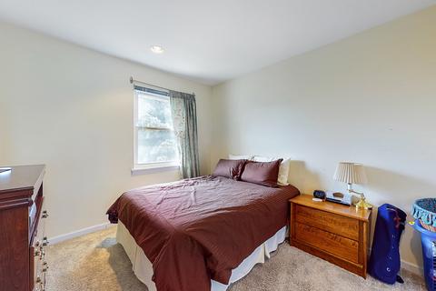 1950 Crescent Ln, Hoffman Estates, IL 60169 photo 19