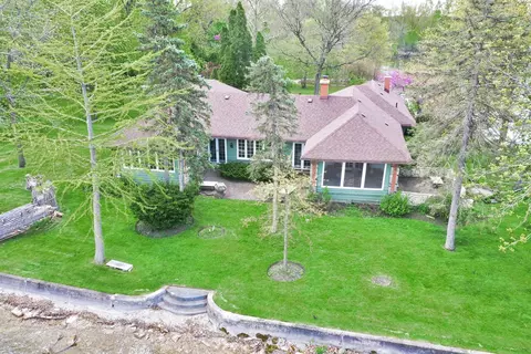 3203 N Bayview Ln, Mchenry, IL 60051 photo 2