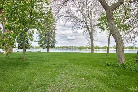 3203 N Bayview Ln, Mchenry, IL 60051 photo 6