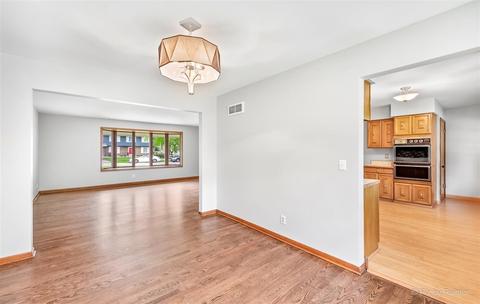 116 Lloyd St, Cary, IL 60013 photo 17