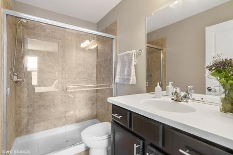 2108 Dauntless Dr, Glenview, IL 60026 photo 11