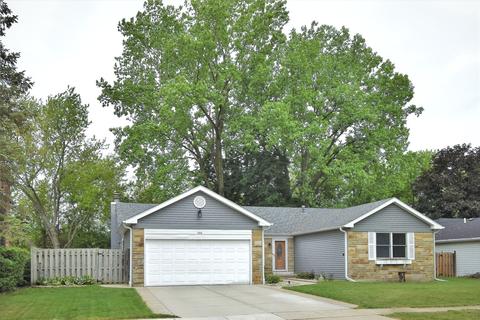 530 Forest Cir, Algonquin, IL 60102 photo 1