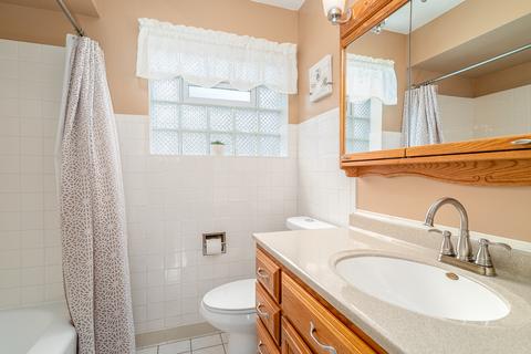 8536 Mobile Ave, Burbank, IL 60459 photo 16
