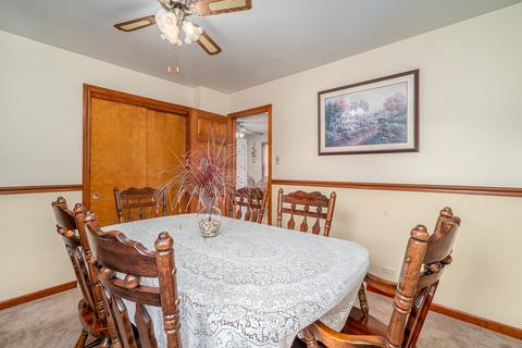 8536 Mobile Ave, Burbank, IL 60459 photo 12