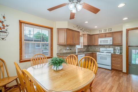 8536 Mobile Ave, Burbank, IL 60459 photo 5