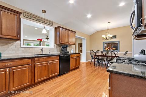 514 Maple Ln, Geneva, IL 60134 photo 9