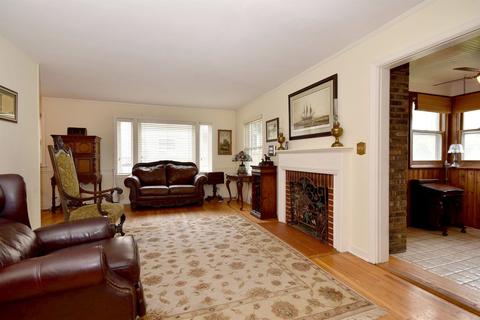 134 E Crescent Ave, Elmhurst, IL 60126 photo 5