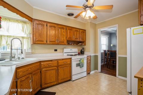1372 Earl Ave, Des Plaines, IL 60018 photo 6