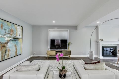 210 Astor Pl, Northbrook, IL 60062 photo 10