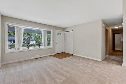 220 Payson St, Hoffman Estates, IL 60169 photo 2
