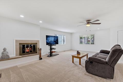220 Payson St, Hoffman Estates, IL 60169 photo 6