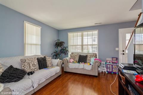 975 Symphony Dr, Aurora, IL 60504 photo 3