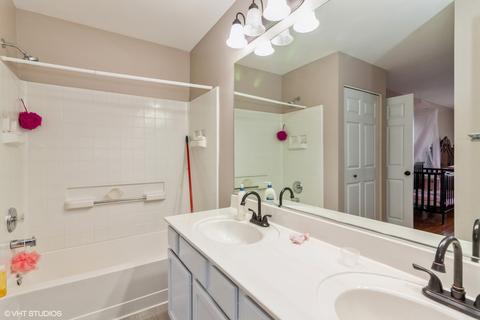 975 Symphony Dr, Aurora, IL 60504 photo 8