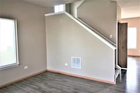 507 Gregory Ln, Plano, IL 60545 photo 3