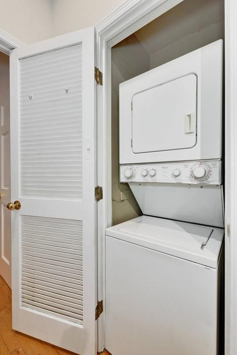 15 E Division St #2W, Chicago, IL 60610 photo 18