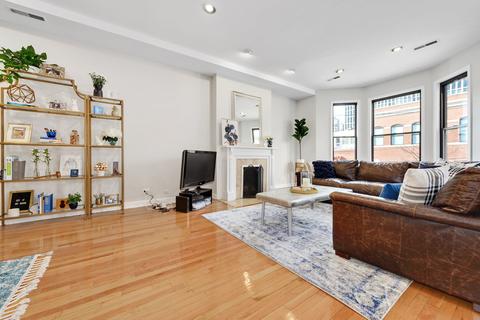 15 E Division St #2W, Chicago, IL 60610 photo 3