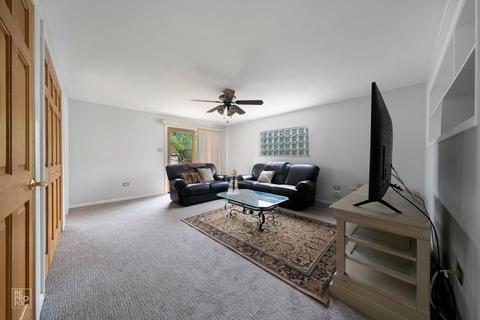 531 Hickory Dr, Itasca, IL 60143 photo 8