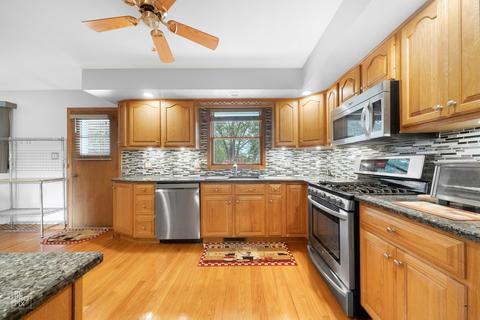 531 Hickory Dr, Itasca, IL 60143 photo 5