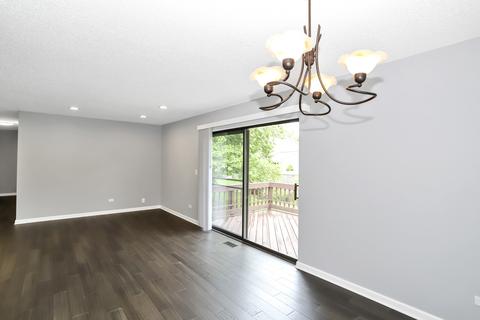 649 E Devon Ave, Roselle, IL 60172 photo 4