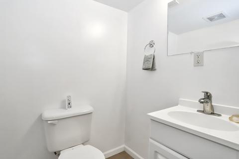 649 E Devon Ave, Roselle, IL 60172 photo 24