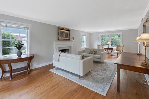 1216 Gamon Rd, Wheaton, IL 60189 photo 5