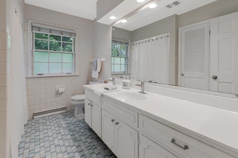 1216 Gamon Rd, Wheaton, IL 60189 photo 17