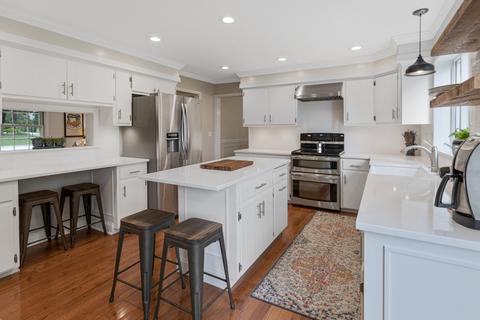 1216 Gamon Rd, Wheaton, IL 60189 photo 9