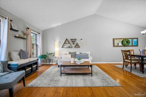 561 Adare Rd, Bartlett, IL 60103 photo 3