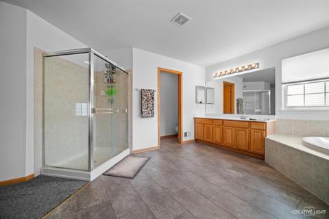 1668 Rosehall Ln, Elgin, IL 60123 photo 15