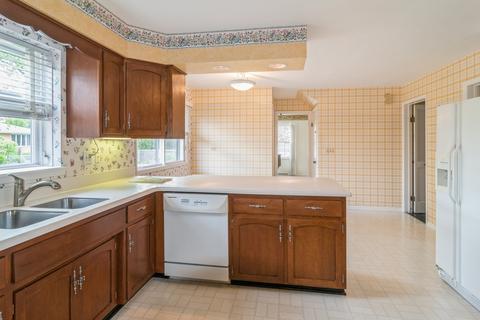 382 E Aberdeen Ct, Elmhurst, IL 60126 photo 3