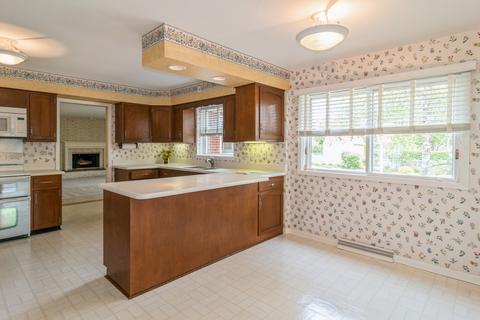 382 E Aberdeen Ct, Elmhurst, IL 60126 photo 4