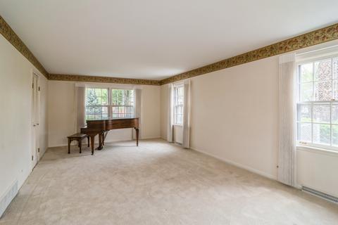 382 E Aberdeen Ct, Elmhurst, IL 60126 photo 2
