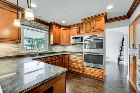 1006 Pear Tree Ln, Wheeling, IL 60090 photo 3