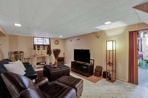 10101 S Eberhart Ave, Chicago, IL 60628 photo 30