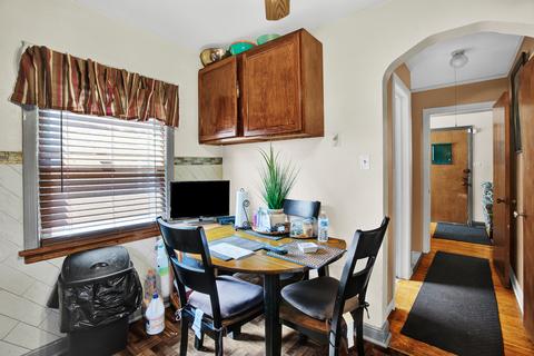 10101 S Eberhart Ave, Chicago, IL 60628 photo 16