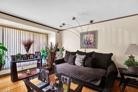 10101 S Eberhart Ave, Chicago, IL 60628 photo 7