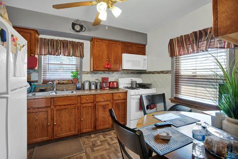 10101 S Eberhart Ave, Chicago, IL 60628 photo 15