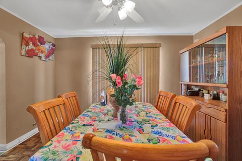 10101 S Eberhart Ave, Chicago, IL 60628 photo 12