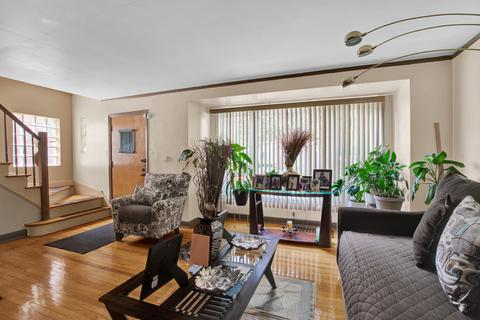 10101 S Eberhart Ave, Chicago, IL 60628 photo 9
