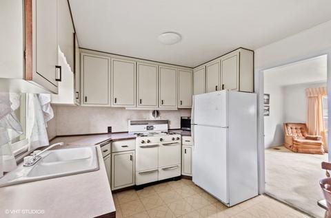 17138 Lorenz Ave, Lansing, IL 60438 photo 4