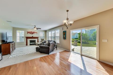 355 Cassidy Ln, Elgin, IL 60124 photo 13