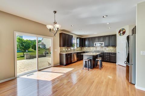 355 Cassidy Ln, Elgin, IL 60124 photo 12