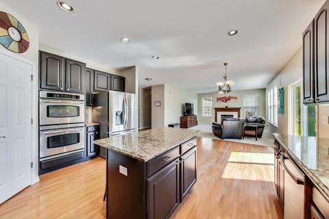 355 Cassidy Ln, Elgin, IL 60124 photo 16