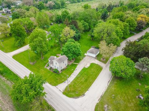 8055 Whitfield Rd, Millbrook, IL 60536 photo 1