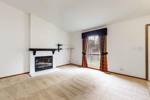 1380 Walden Dr, Elgin, IL 60120 photo 3