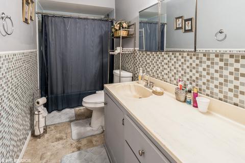 9445 Dee Rd, Des Plaines, IL 60016 photo 13
