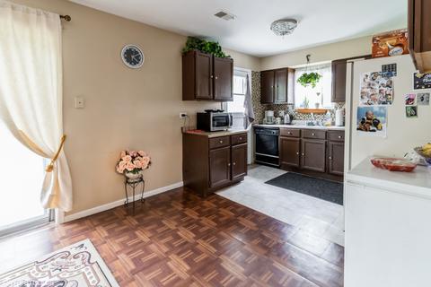 9445 Dee Rd, Des Plaines, IL 60016 photo 9