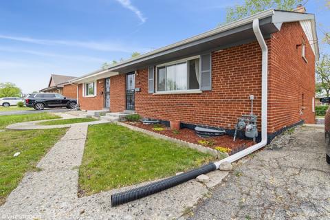 9445 Dee Rd, Des Plaines, IL 60016 photo 1